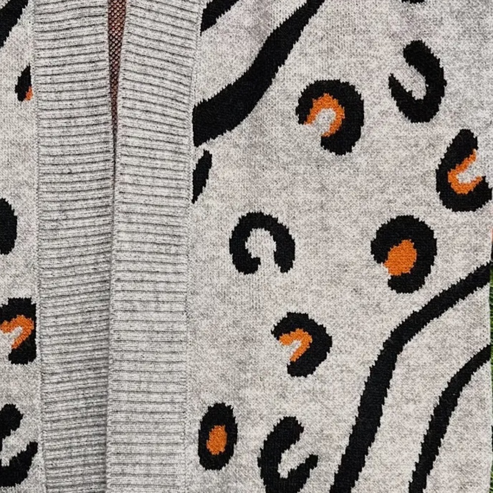 Long Sleeve Zebra and Giraffe Print Sweater Cardigan Boutique NWOT - Picture 2 of 2